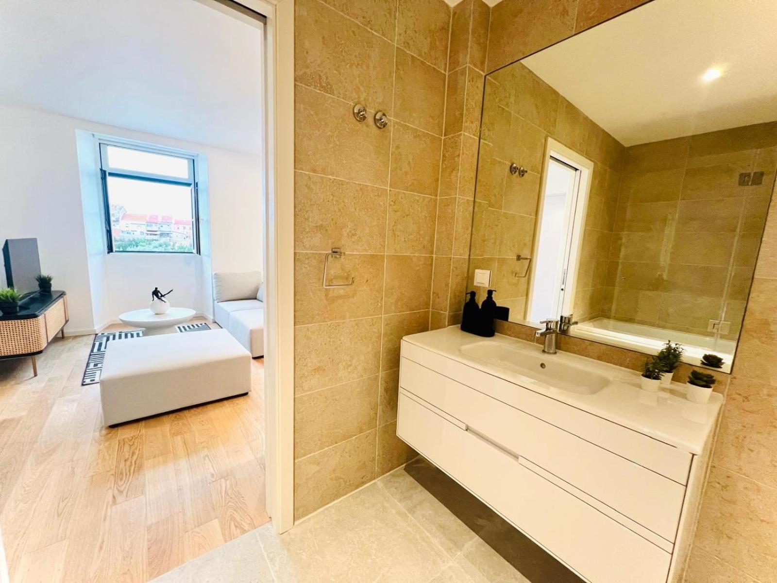 Lisbon Pink House II Beautiful 2 Bedroom Flat In City Center Dış mekan fotoğraf